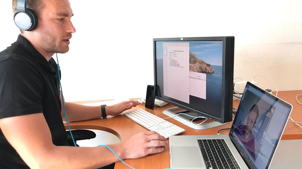  U nás i u vás, osobně i online, česky i anglicky